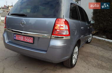 Минивэн Opel Zafira 2008 в 