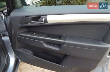 Минивэн Opel Zafira 2008 в 