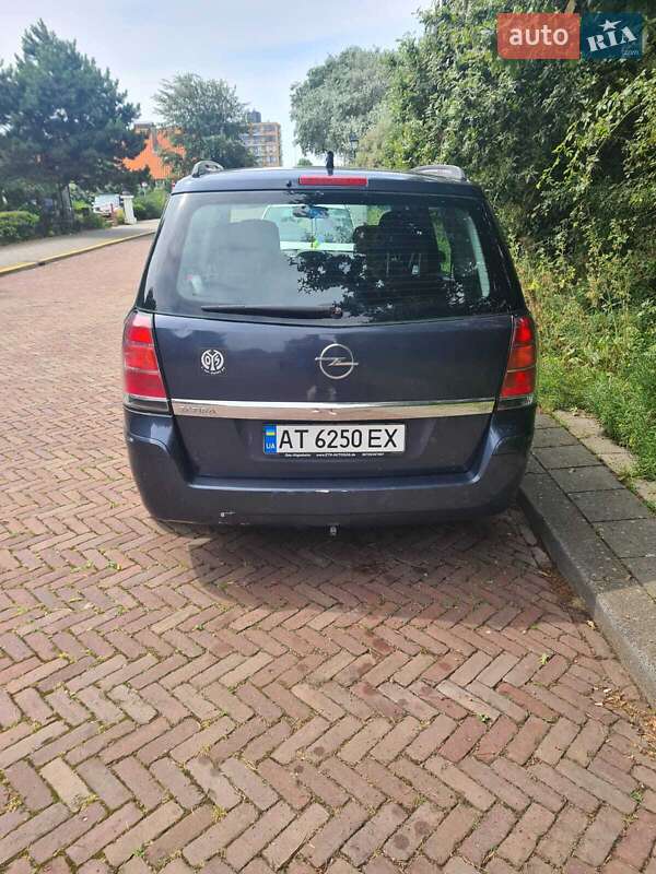 Мінівен Opel Zafira 2006 в Надвірній
