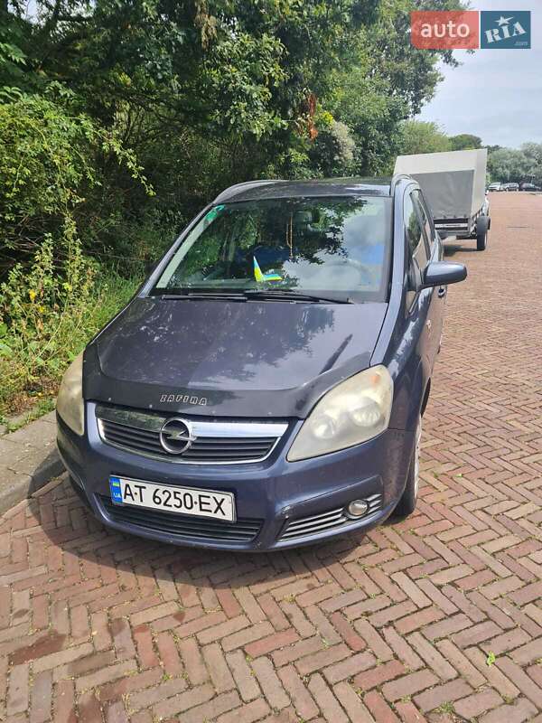 Мінівен Opel Zafira 2006 в Надвірній
