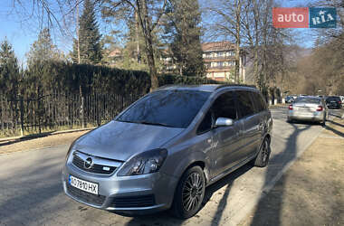 Минивэн Opel Zafira 2005 в Сваляве