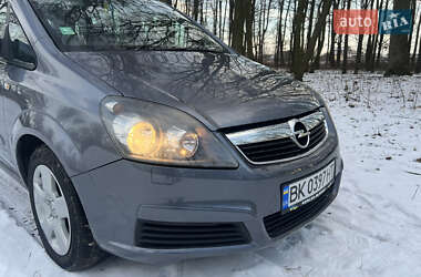 Мінівен Opel Zafira 2006 в Рівному