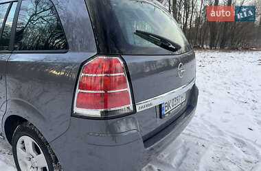 Мінівен Opel Zafira 2006 в Рівному