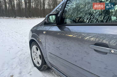 Мінівен Opel Zafira 2006 в Рівному