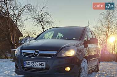 Минивэн Opel Zafira 2009 в Белках