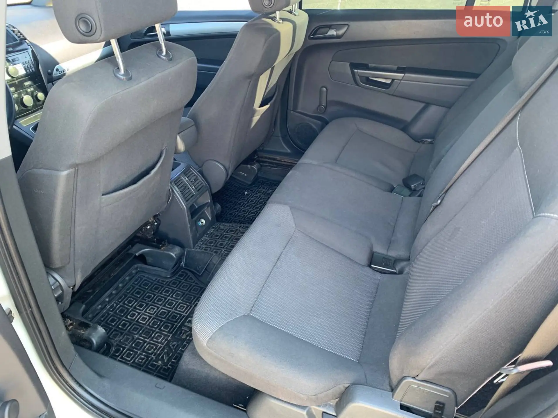 2010 Opel Zafira - мініатюра 10