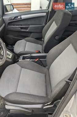 Минивэн Opel Zafira 2005 в 