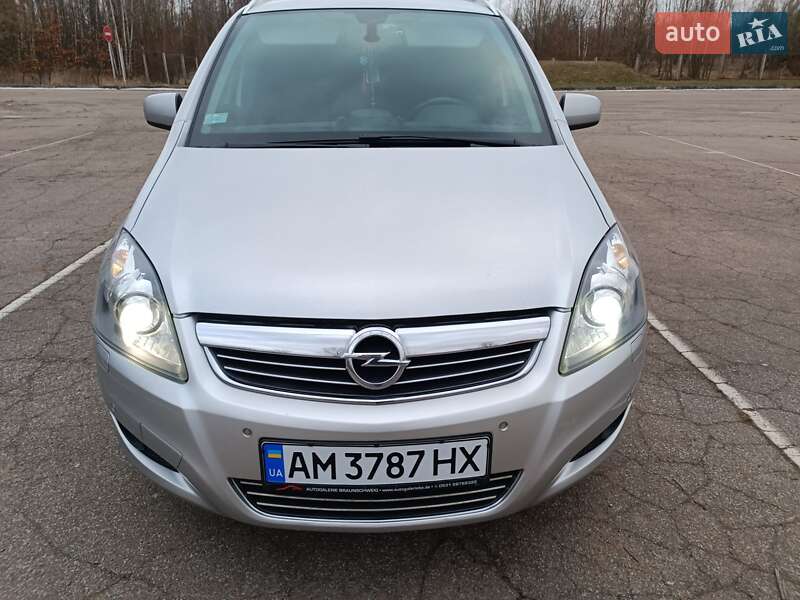 Мінівен Opel Zafira 2013 в Бердичеві