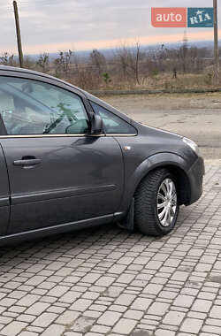Минивэн Opel Zafira 2011 в 