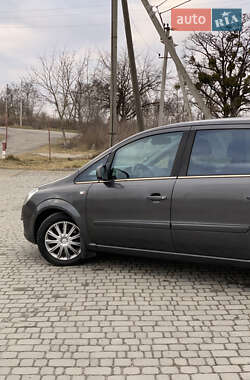 Минивэн Opel Zafira 2011 в 