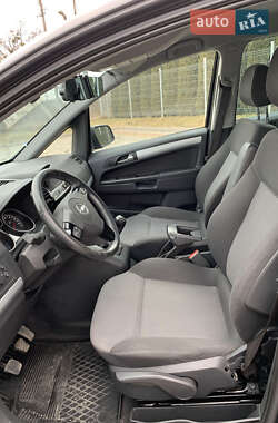 Минивэн Opel Zafira 2011 в 
