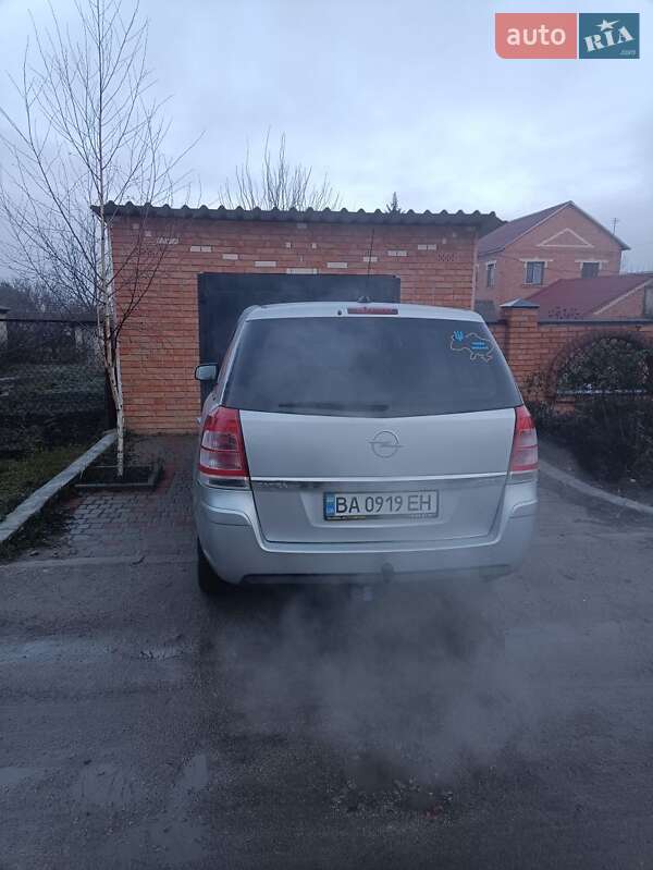 Минивэн Opel Zafira 2011 в Кропивницком