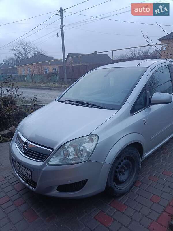 Минивэн Opel Zafira 2011 в Кропивницком
