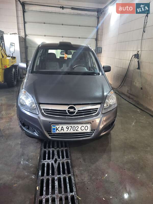 Opel Zafira 2011