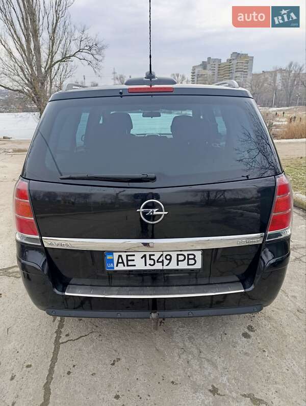 Минивэн Opel Zafira 2005 в Днепре