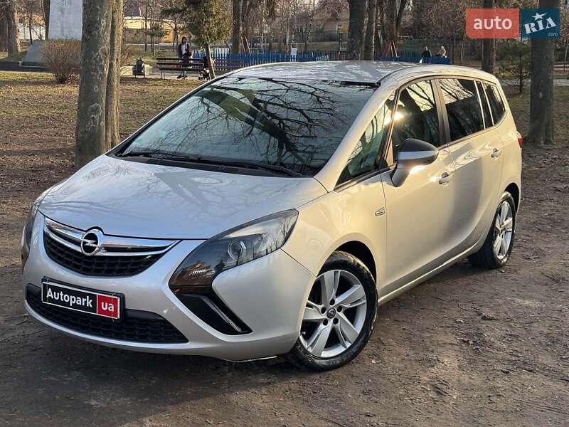 Минивэн Opel Zafira 2012 в Киеве