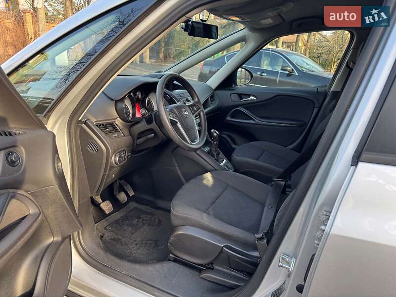 Минивэн Opel Zafira 2012 в Киеве