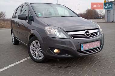 Минивэн Opel Zafira 2010 в Горохове