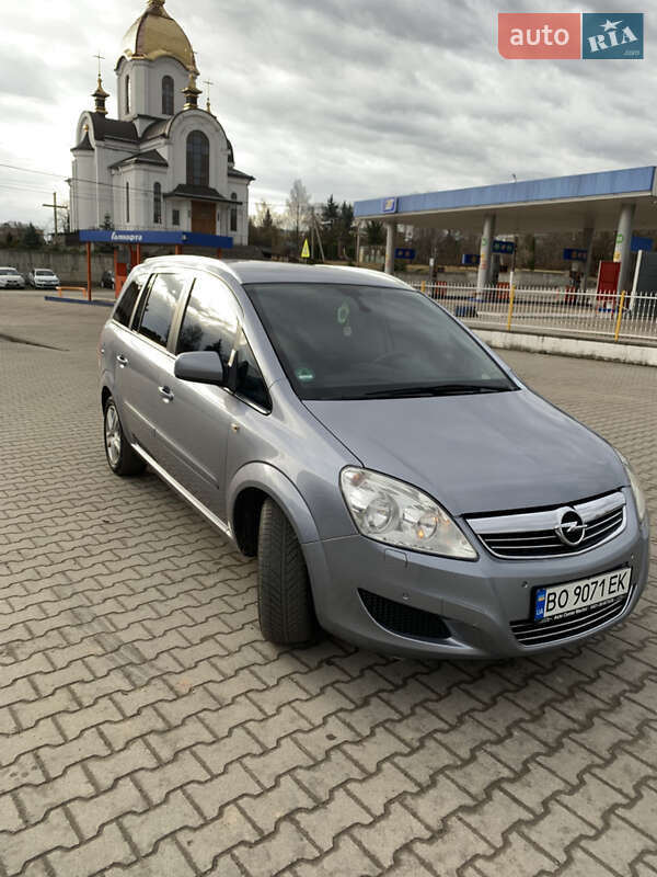 Минивэн Opel Zafira 2009 в Бучаче