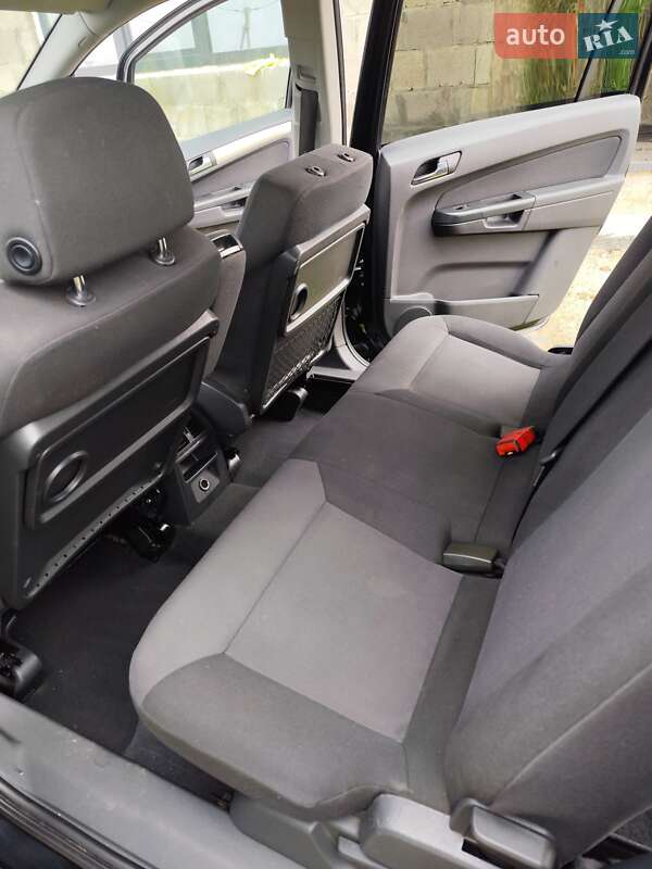 Минивэн Opel Zafira 2008 в Одессе