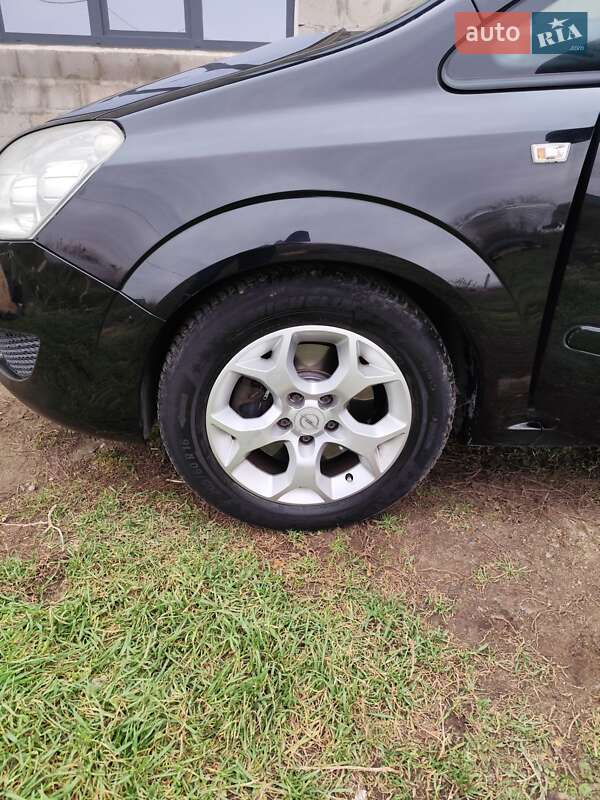 Минивэн Opel Zafira 2008 в Одессе