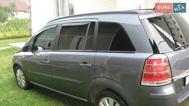 Мінівен Opel Zafira 2006 в Вашківцях