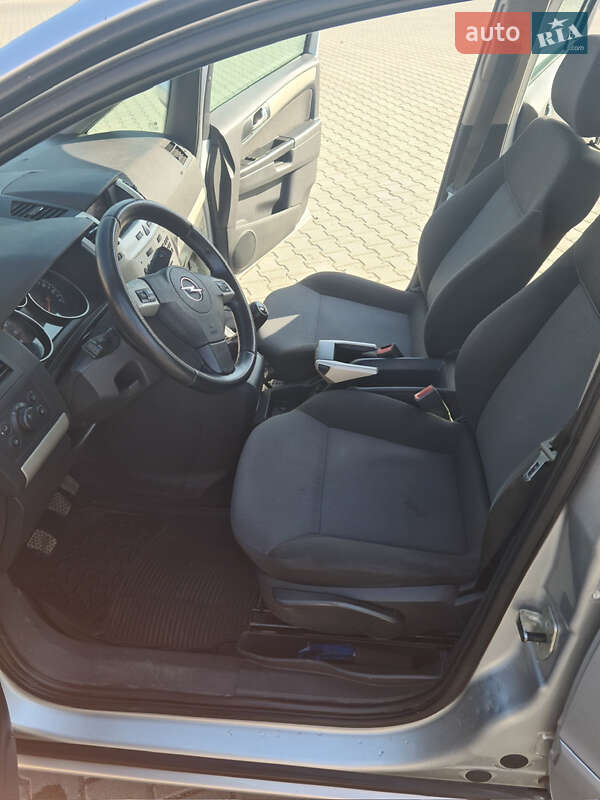 Мінівен Opel Zafira 2008 в Івано-Франківську