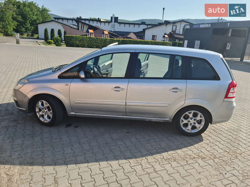 Мінівен Opel Zafira 2008 в Івано-Франківську