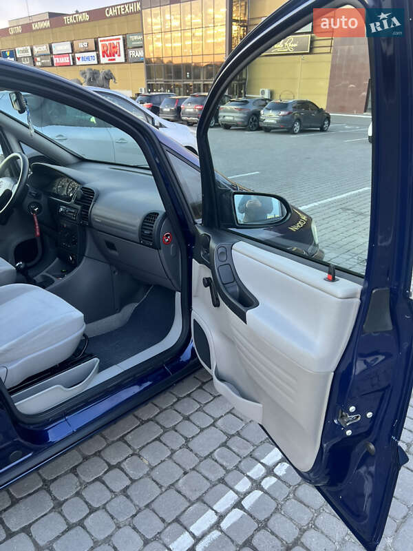 Мінівен Opel Zafira 2002 в Львові
