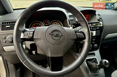 Минивэн Opel Zafira 2011 в 