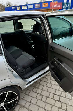 Минивэн Opel Zafira 2011 в 