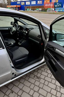 Минивэн Opel Zafira 2011 в 