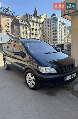 Минивэн Opel Zafira 2002 в Киеве