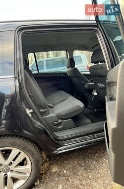 Минивэн Opel Zafira 2010 в 