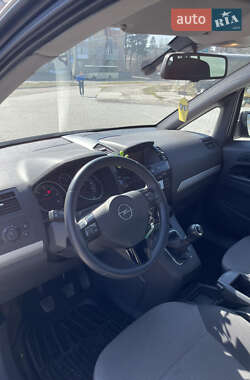 Минивэн Opel Zafira 2011 в 