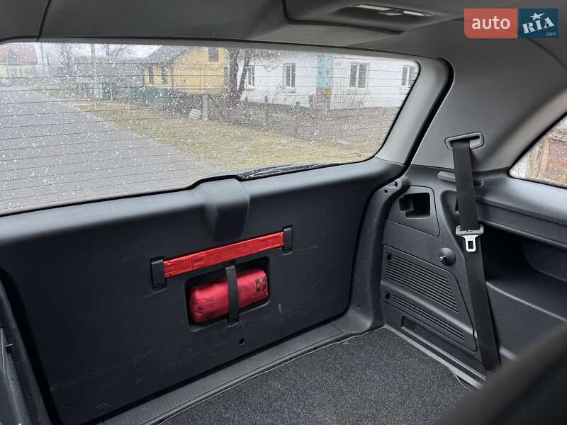 Минивэн Opel Zafira 2010 в Луцке