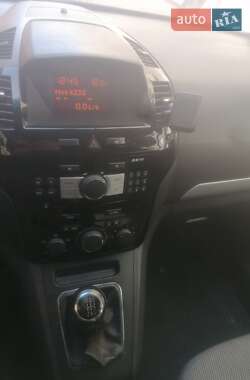 Минивэн Opel Zafira 2011 в 