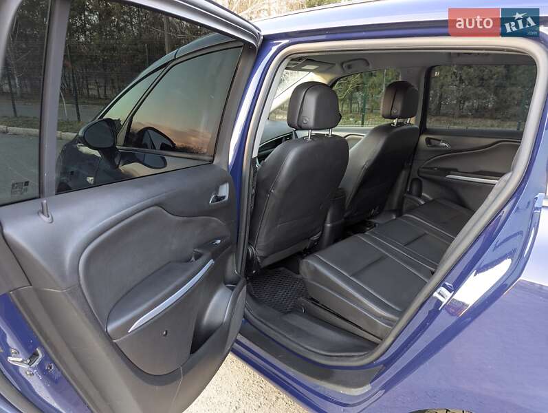 Мікровен Opel Zafira 2015 в Хмельницькому