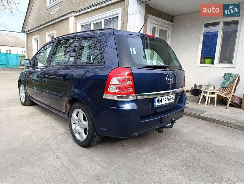 Мінівен Opel Zafira 2012 в Радомишлі
