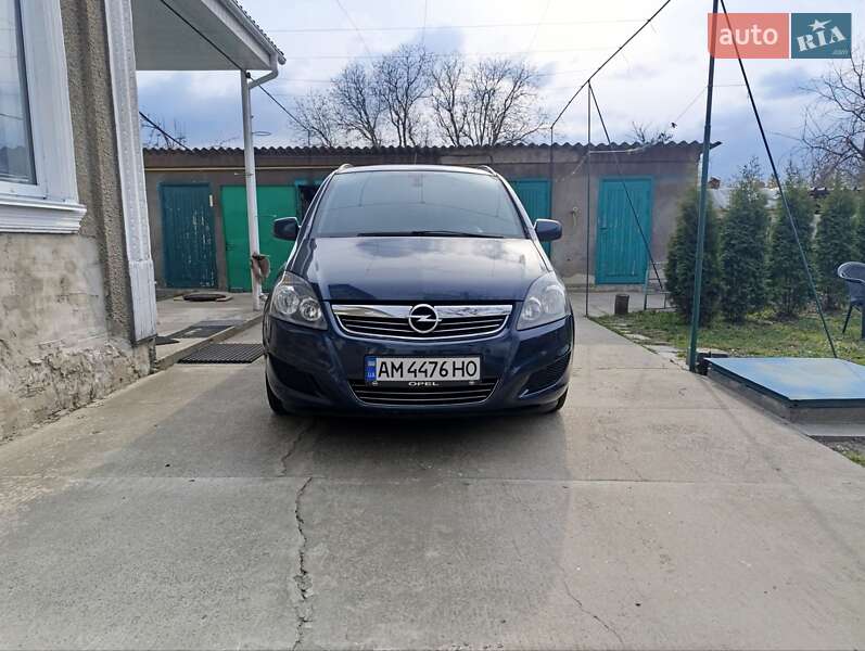 Мінівен Opel Zafira 2012 в Радомишлі