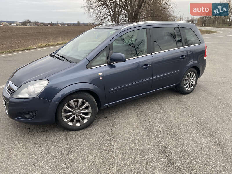 Минивэн Opel Zafira 2010 в Ромнах фото 3 Минивэн Opel Zafira 2010 в Ромнах