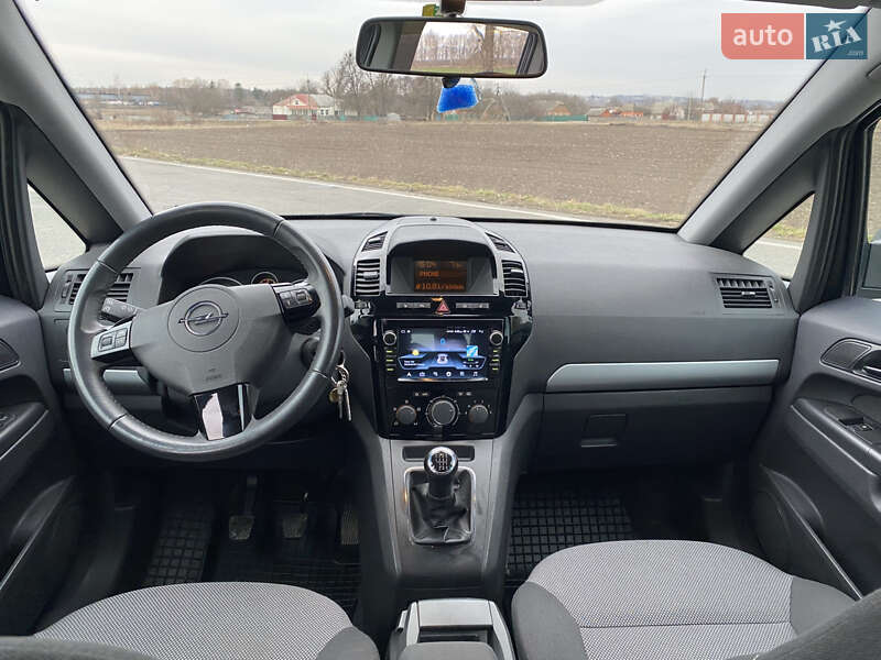 Минивэн Opel Zafira 2010 в Ромнах фото 26 Минивэн Opel Zafira 2010 в Ромнах