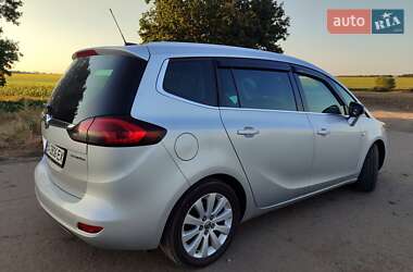 Минивэн Opel Zafira 2018 в 