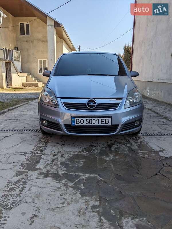 Минивэн Opel Zafira 2006 в 