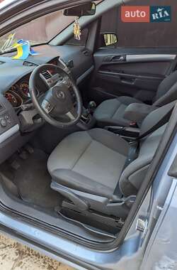 Минивэн Opel Zafira 2006 в 