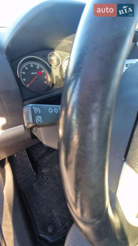 Минивэн Opel Zafira 2013 в Ирпене