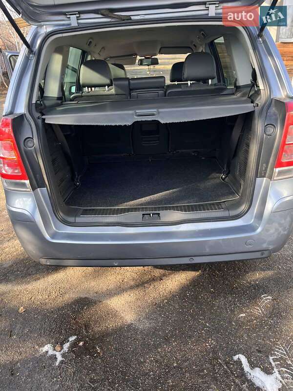 Минивэн Opel Zafira 2010 в Золотоноше