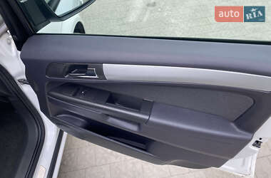 Мінівен Opel Zafira 2012 в 