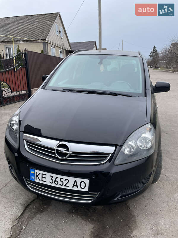 Мінівен Opel Zafira 2011 в 
