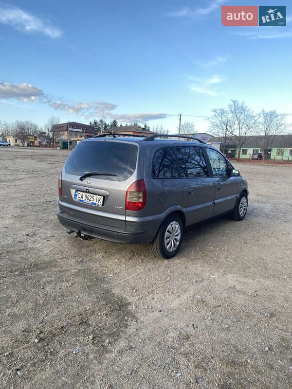 Мінівен Opel Zafira 2004 в Умані